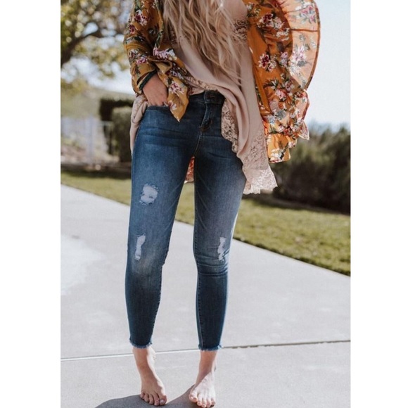 Sneak Peek Denim - Sneakpeak Jeans Distressed w/ a Frayed Hem size 7